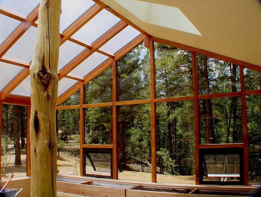 Passive solar mountain greenhouse
