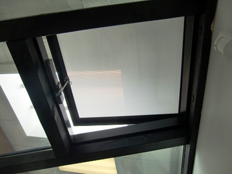 Operable-Glaze-In-Curb-1