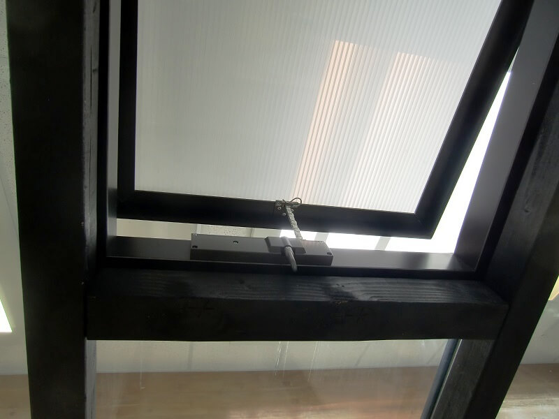 Operable-Glaze-In-Curb-2